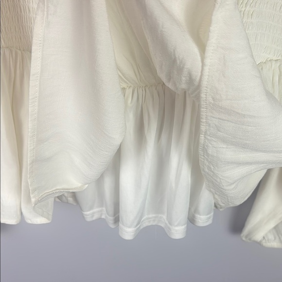 Torrid White Rayon Slub Smocked Bodice Long Sleeve Crop Blouse Size 1 - Picture 8 of 12